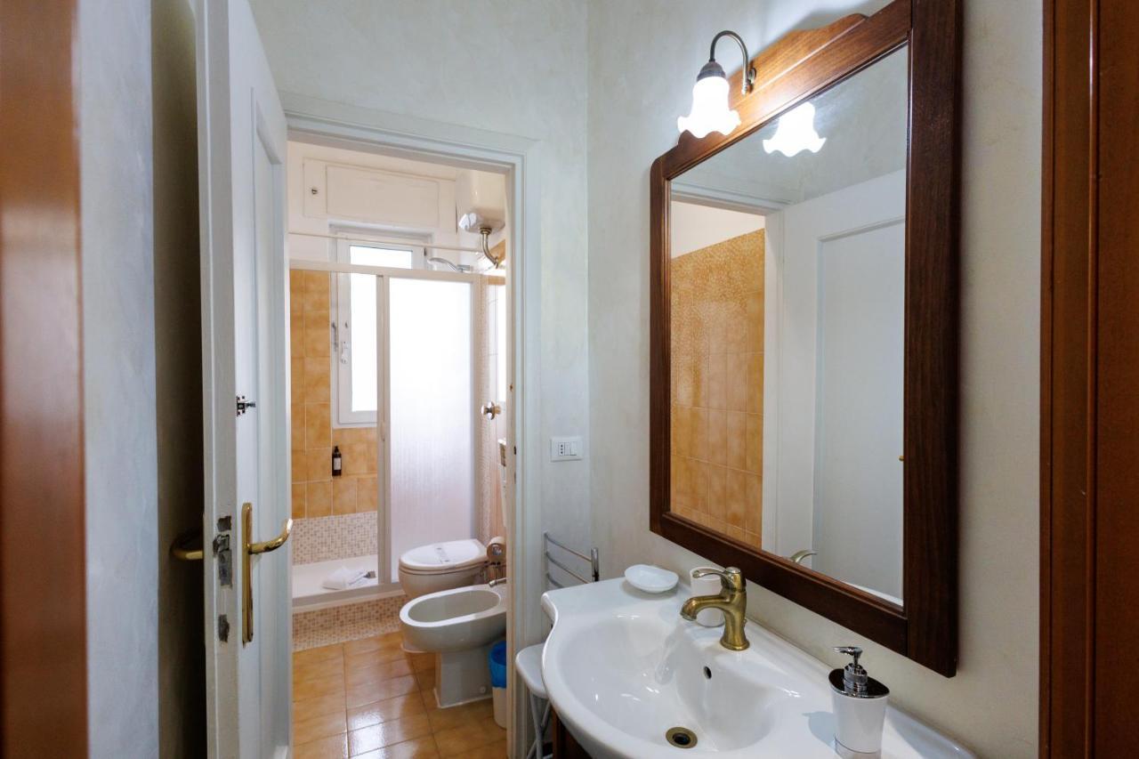Casa Vittoria Di San Martino Affittacamere เจนัว ภายนอก รูปภาพ